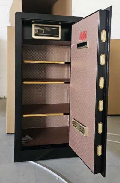 Barmoq izi bilan boshqariladigan seyf/Умный сейф для дома и офиса