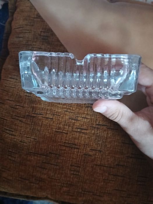 Vând secumeră din sticlă pentru fumatori