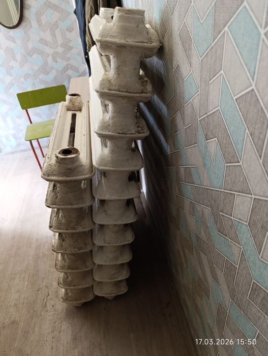 Продам чугунные батареи