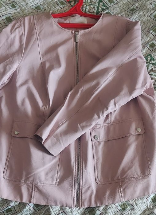 Продам вещи(куртку, платье)