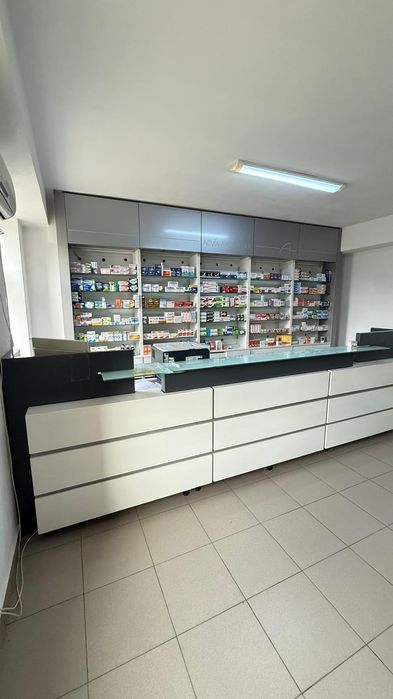 Vând mobilier farmacie / drogherie