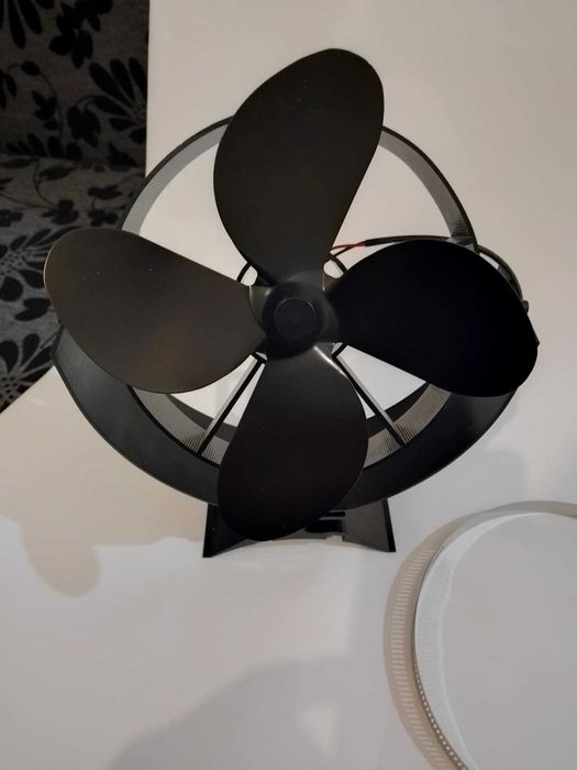 Вентилатор за камина или печка. Без допълнително захранване.