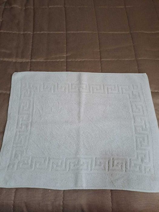 коврики-дивандеки ,одеяла,подушки и другое