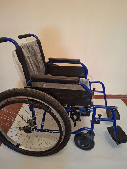 Продается новая инвалидная коляска