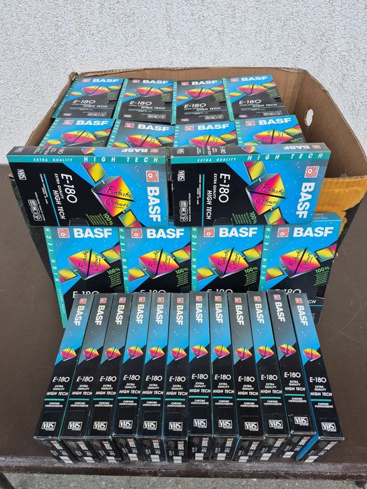 Vând 80 casete video VHS originale Basf 180 minute colectie de filme
