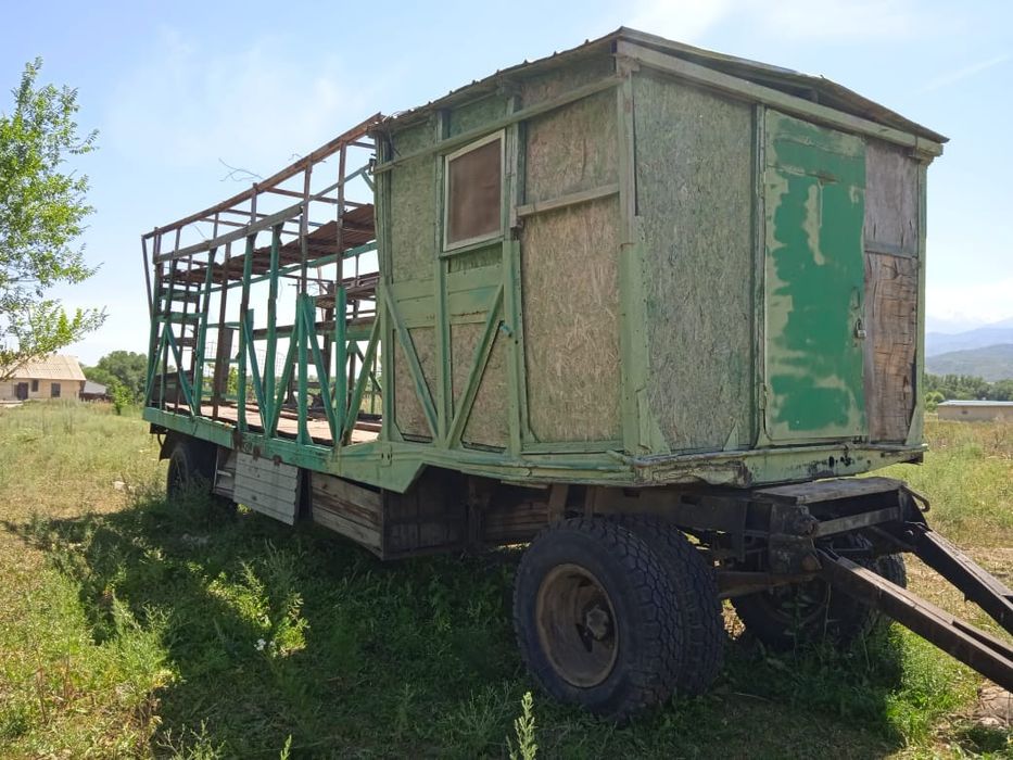 Продам прицеп  для пчел с домиком