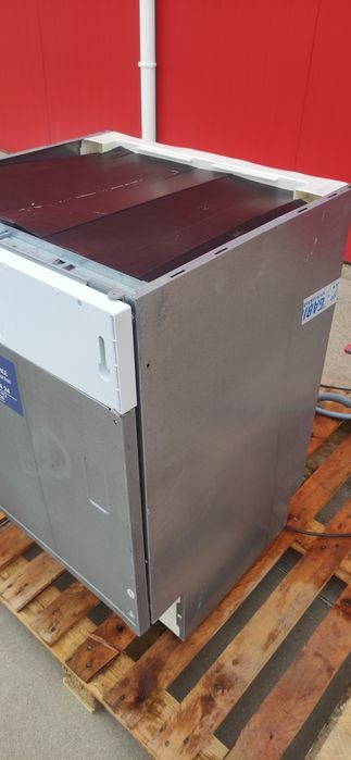 Съдомиялна за вграждане .Indesit