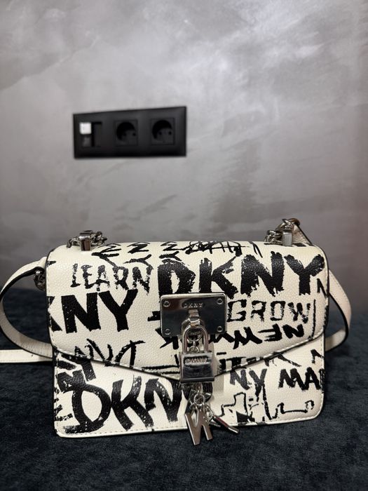 Дамска чанта DKNY