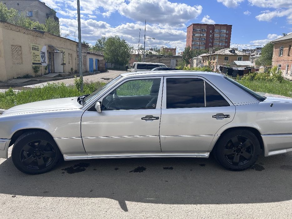 Продам мерс 124 е 280