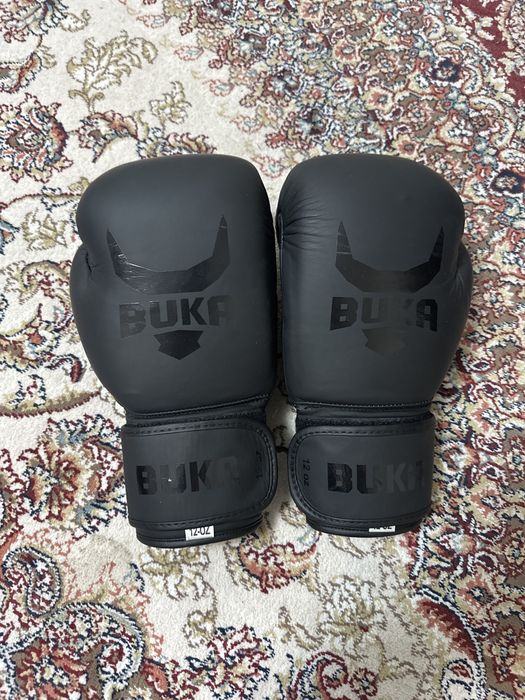 Футы S размер , перчатки 10-12 oz