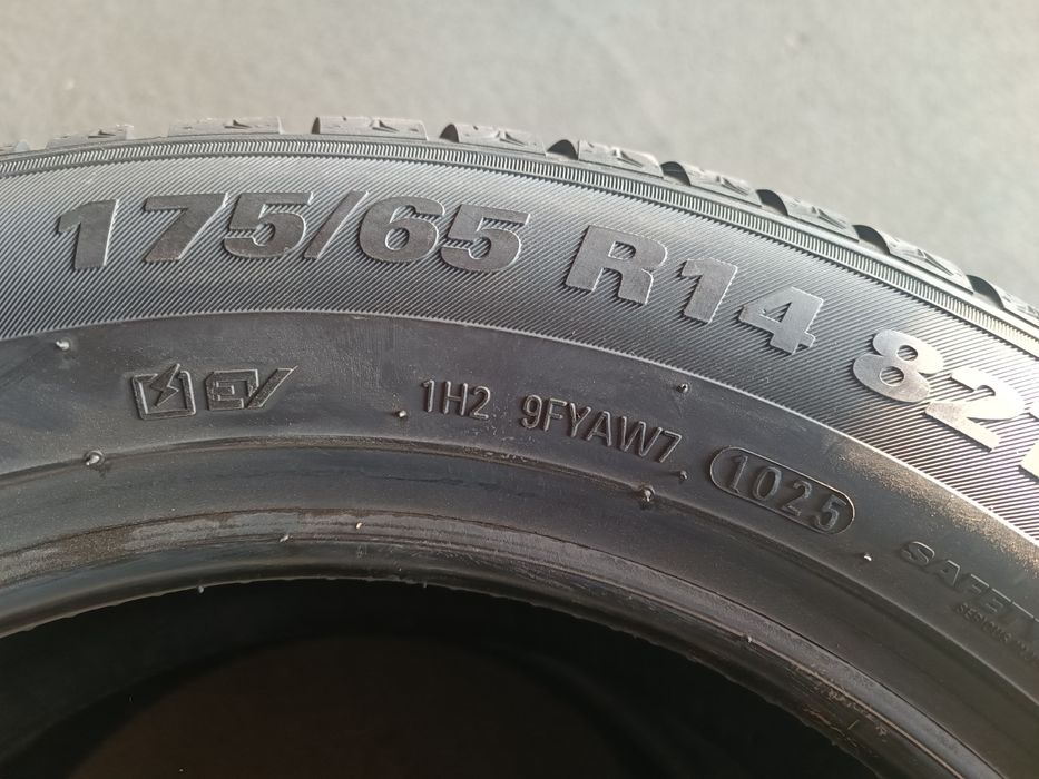2 бр. Нови зимни гуми 175 65 14 Kumho