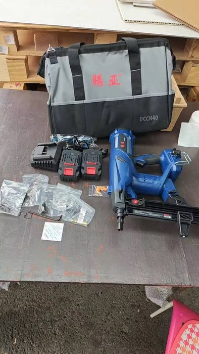 Монтажный пистолет аккумуляторный TOUA DCCN40