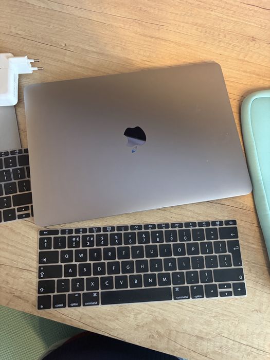 Macbook Pro 1708 windows si MacOs 256 gb