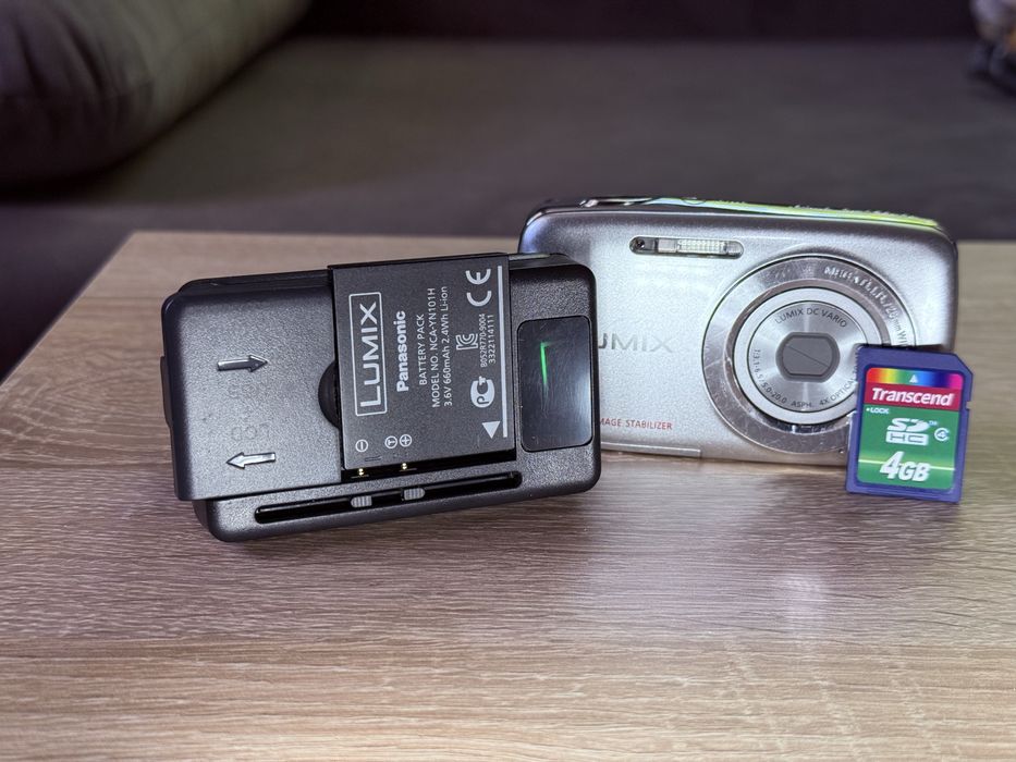 Lumix DMC-S1 Leica Lens