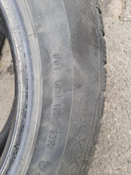 Vând anvelope iarnă Barum Polaris 215/60/17