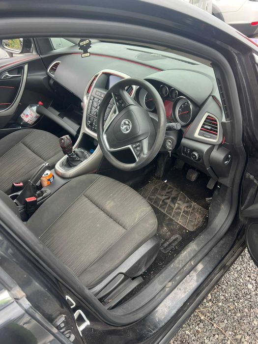 Dezmembrari Astra j 1.7cdti cod A17DTE cutie 6 trepte