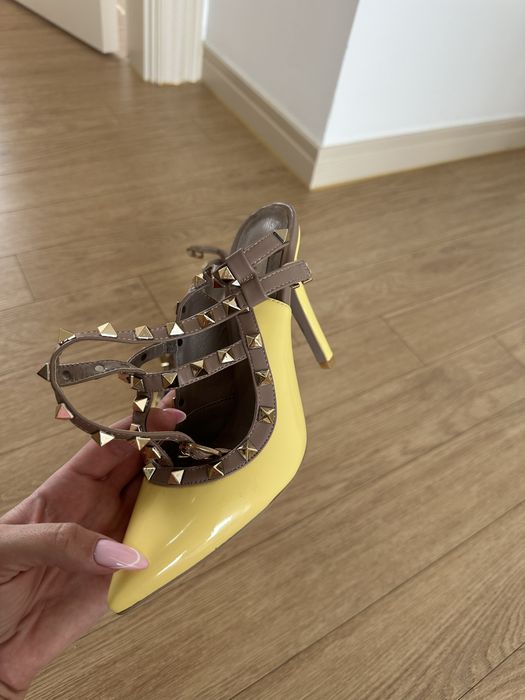 Продам туфли новые