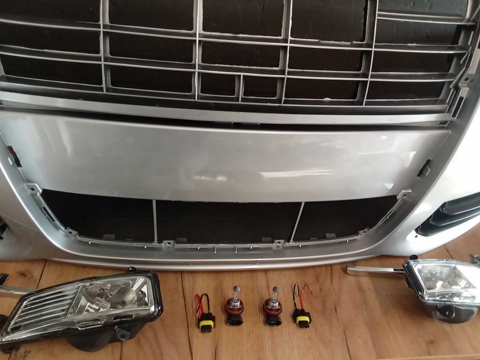 Pachet Bara fata,Proiectoare,Becuri,Audi A6 2008-2010 Argintiu LY7W