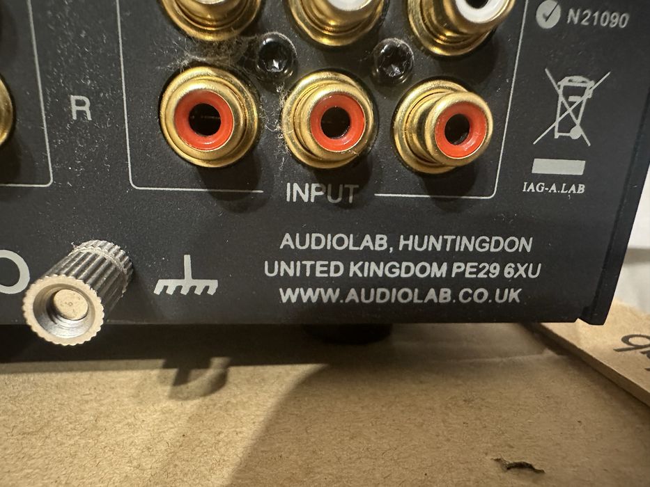 Audiolab 8200a английски усилвател