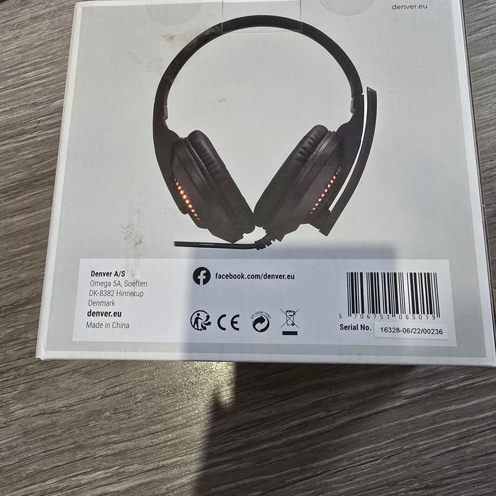 Мишка и слушалки Denver