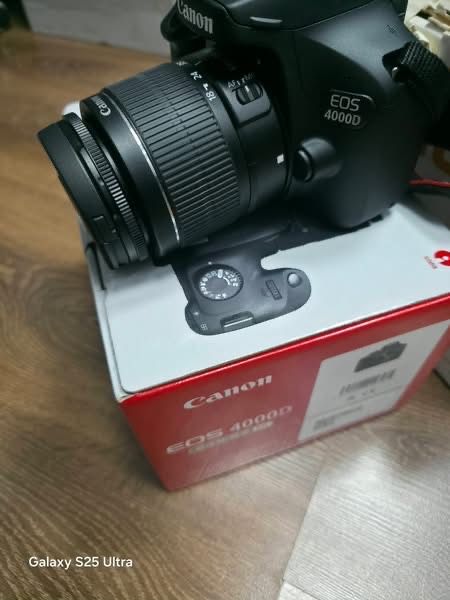 Canon EOS 4000D EF-S 18-55 WI FI