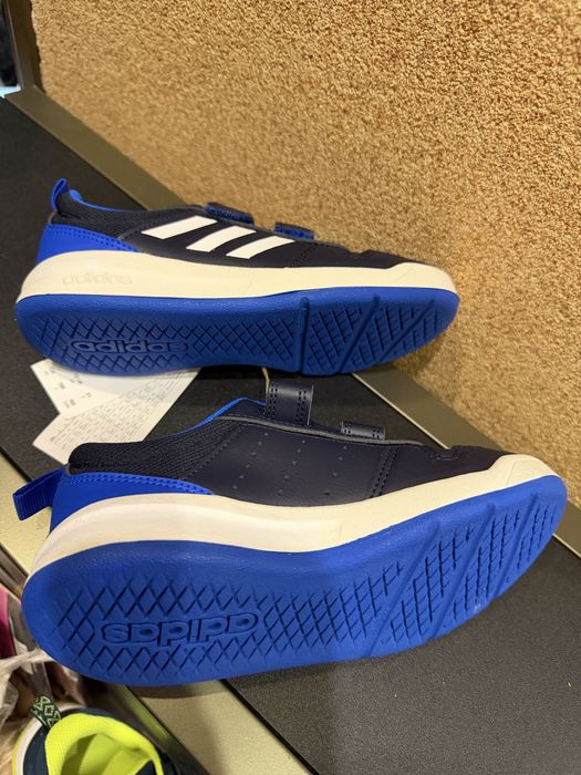 Детски маратонки adidas чисто нови