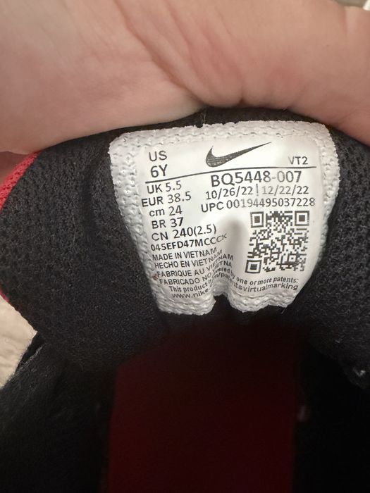 Nike Dunk вьв черно-червени цвят