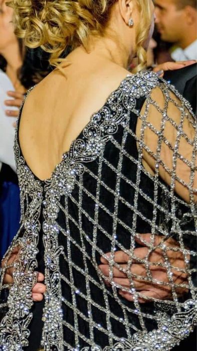 Рокля дълга бутикова със камъчета размер M-L