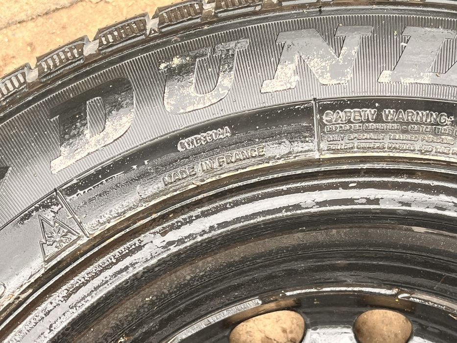 De vanzare Roată jantă tablă 14" cu anvelopă iarnă Dunlop 175/65 R14 82T