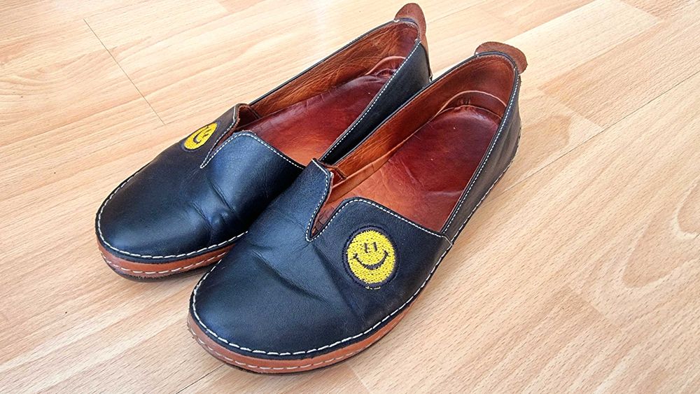 Кожени балеринки с бродерия "усмивка", 37 номер