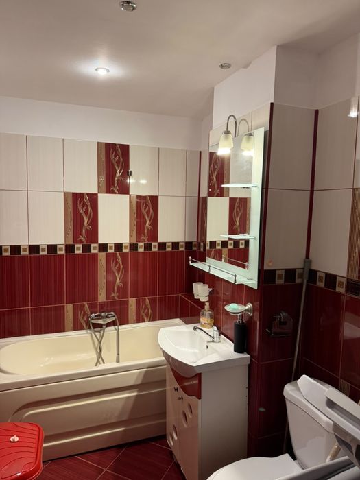 Inchiriez apartament 2 camere zona centrala