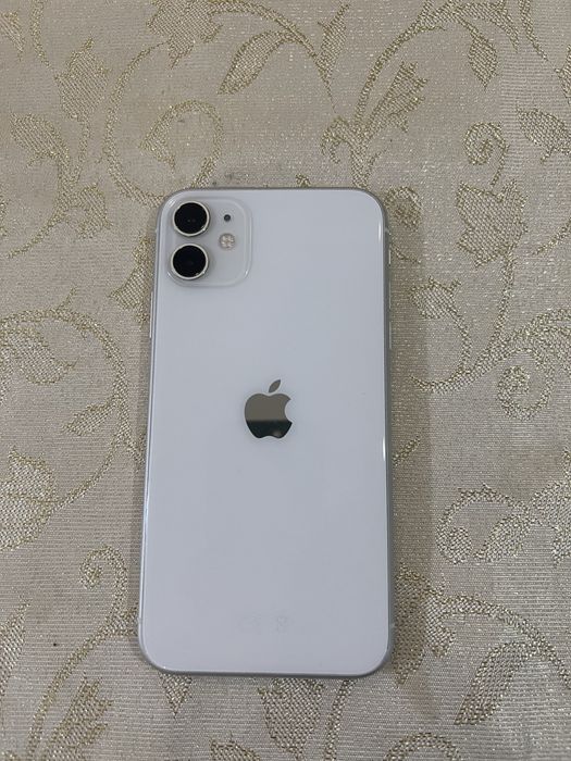Продам IPhone 11 64gb идеал