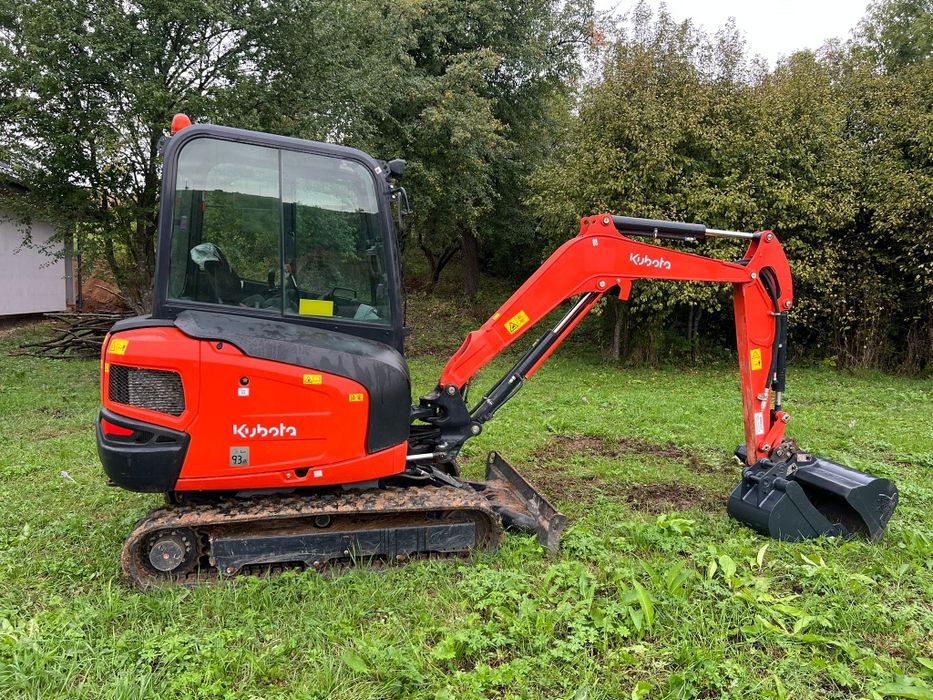 Lucrari miniexcavator de 3 si 2 tone