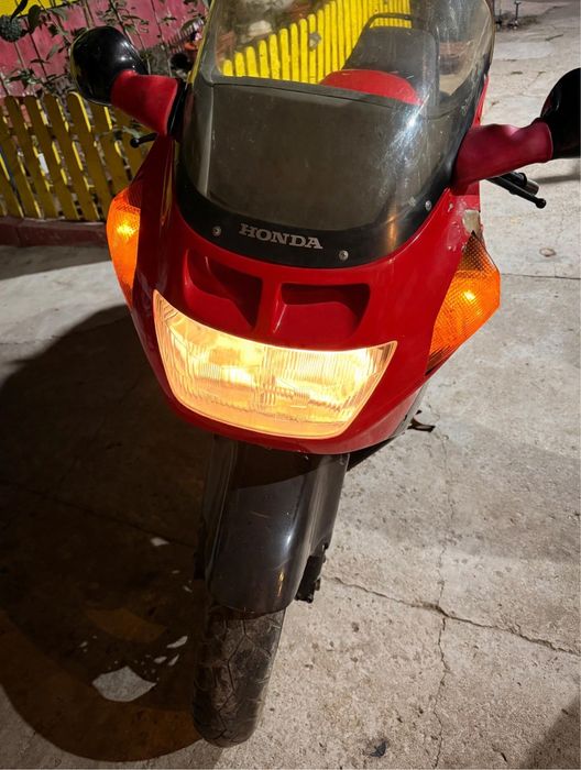 Honda cbr 1000F