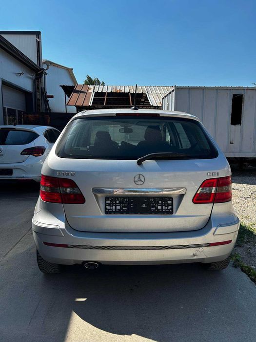 Mercedes B -Class на части или цяла