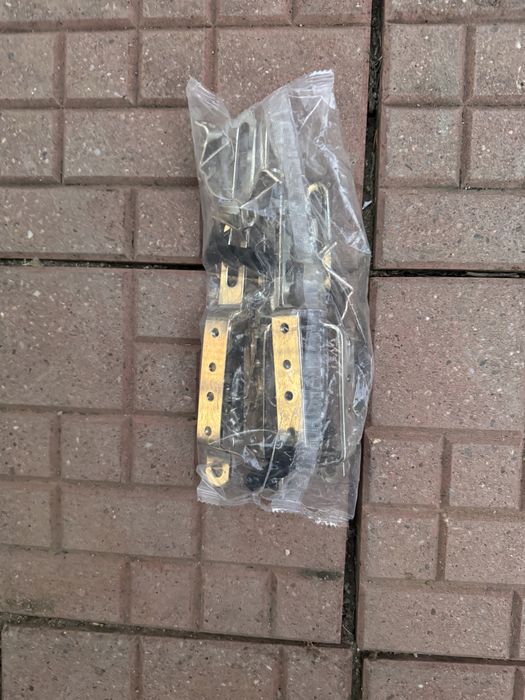 Vând clapeta pentru wc suspendat si set console fixare distribuitor