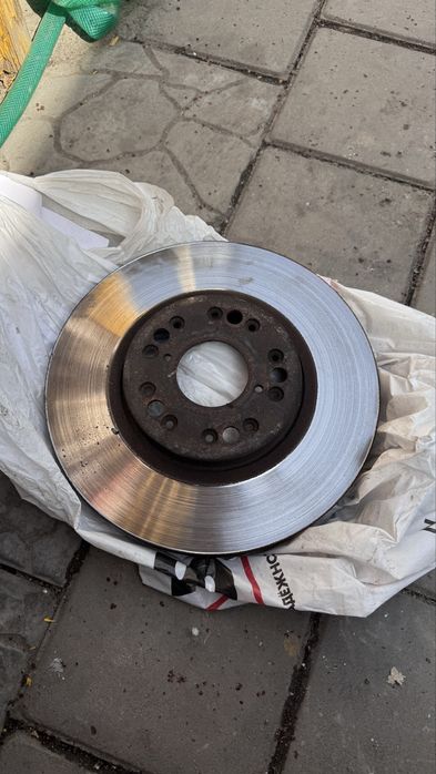 Тормозной диск Тойота Лексус