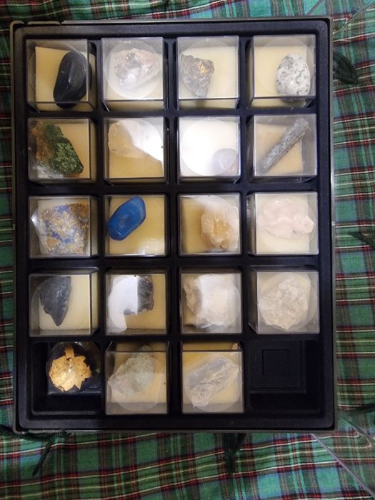 Comorile Pământului