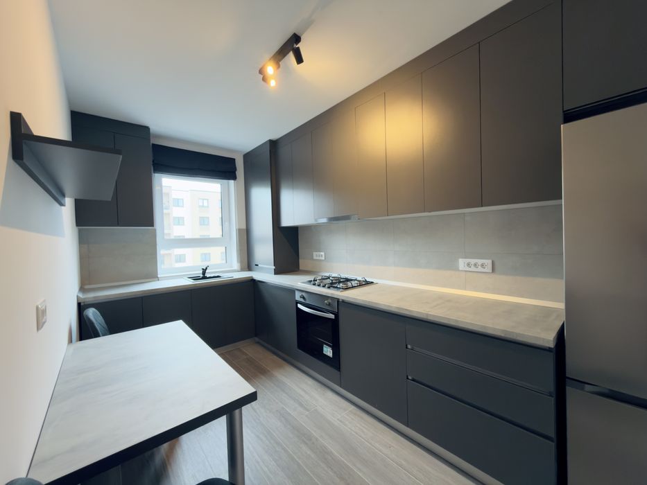 Apartament cu 2 camere de vanzare Tractorul nou in garantie cu parcare