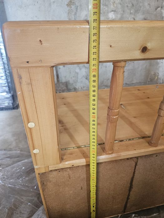 Продавам дървени сапарета с място за багаж.