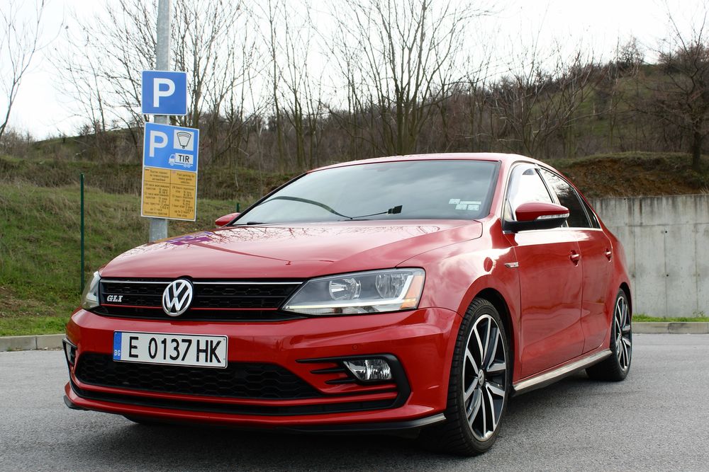 GLI Tornado Red 2018 г 99.хил км-BlindSpot-Fender