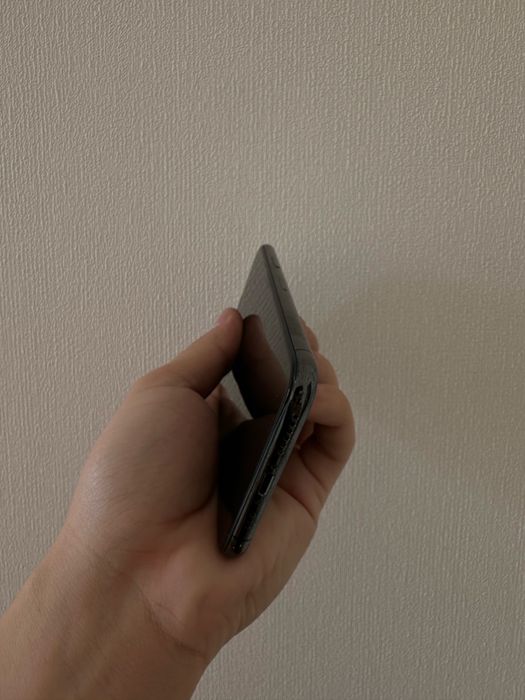 Продам Iphone XS