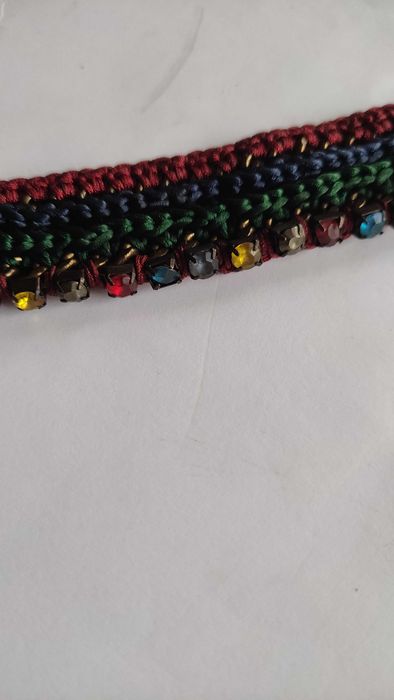 Масивно колие на ZARA с цветни кристали и ръчно изплетена яка