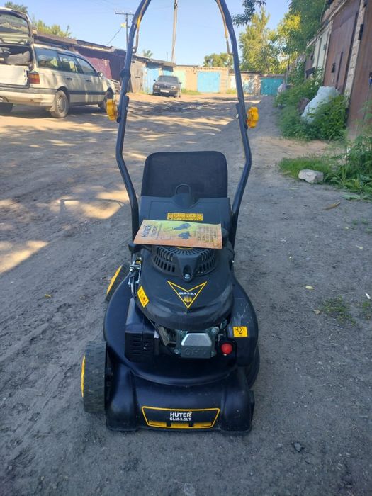 Продам газонокосилку