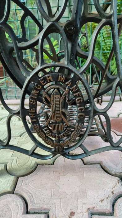 Masina de cusut Singer