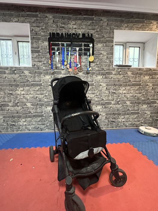 Коляска Черная хорошая б/2