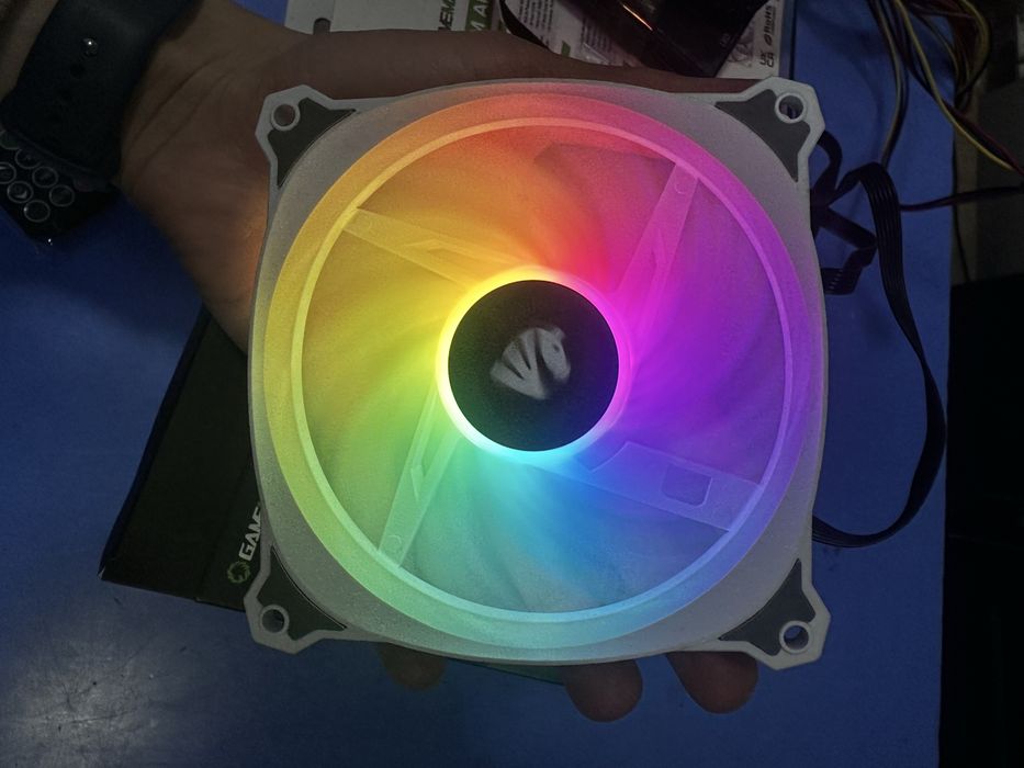 Кулера для компьютера 9шт и 1 хаб