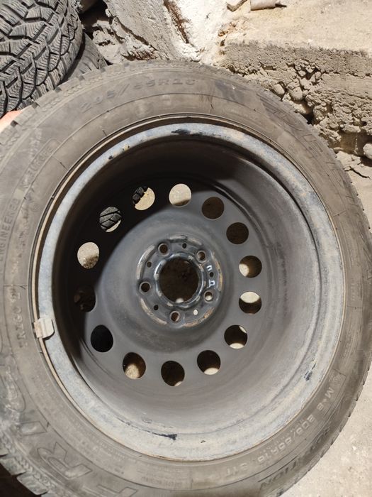 Оригинални джанти BMW 16" (ET31) с отлични зимни гуми Debica