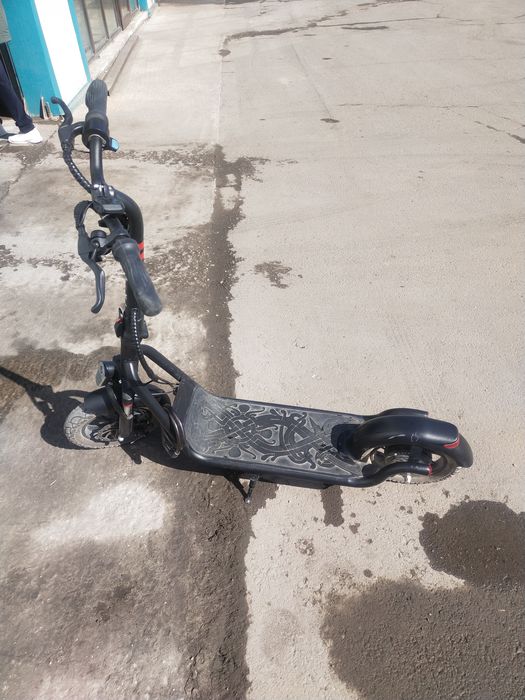 Продам электросамокат