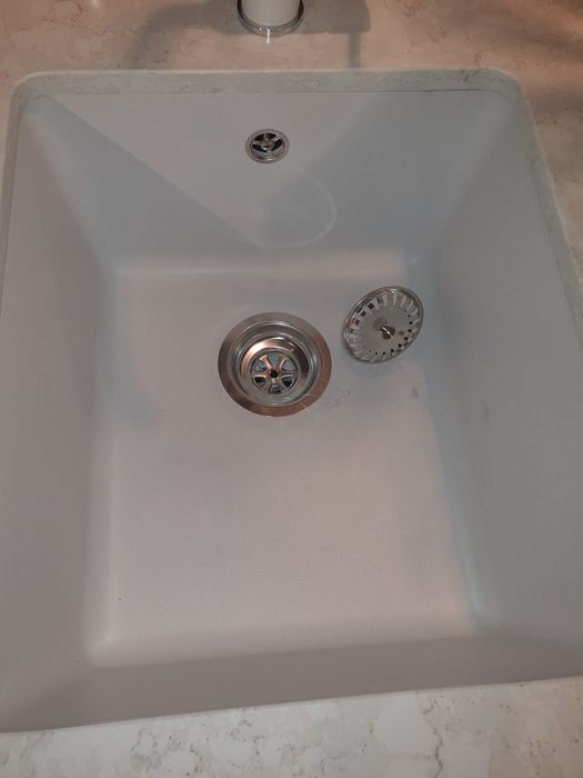 Мивка за вграждане Leks Hide 420 U